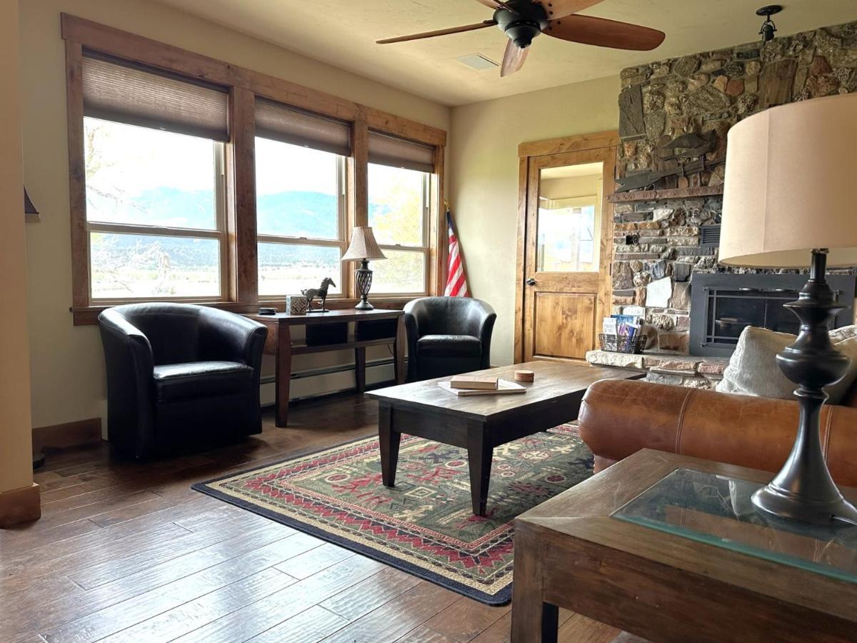 萨利达Private Retreat On Working Horse And Cattle Ranch别墅 外观 照片